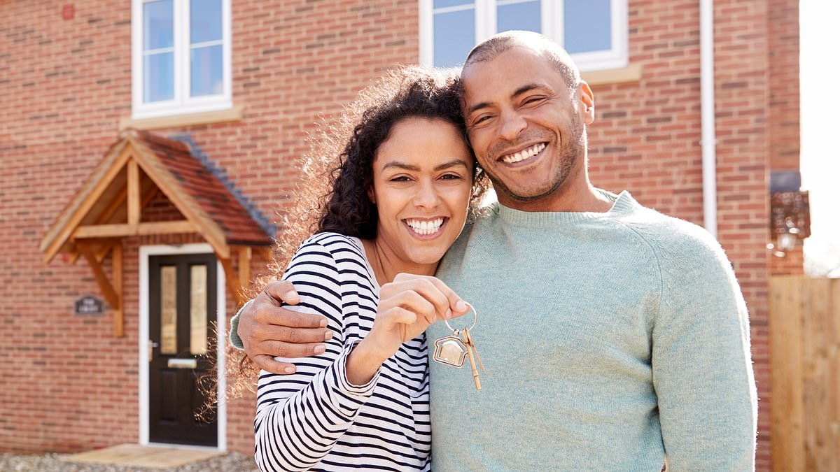 Couple finds shocking note with an eerie warning hidden in their new home