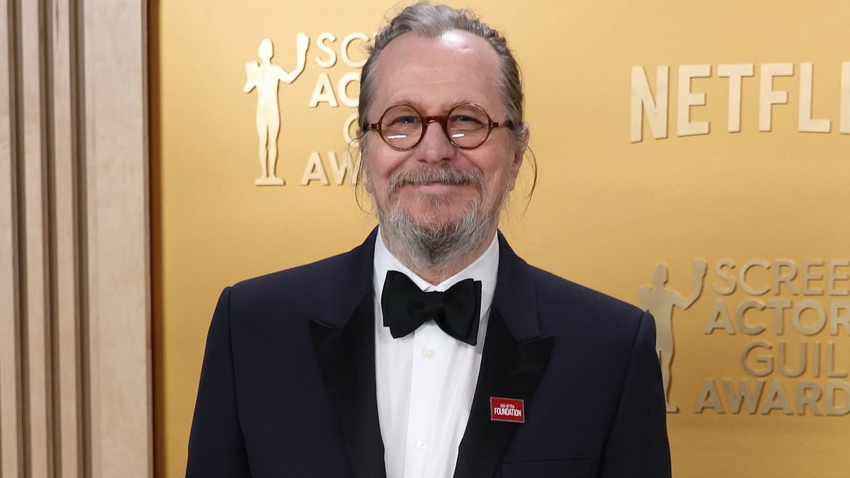 Gary Oldman had to apologise to Demi Moore while filming The Scarlet Letter for 'being unprofessional' and 'drinking too much' on set