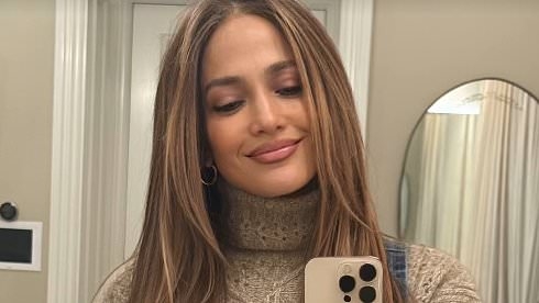 Jennifer Lopez accidentally reveals she is still living at $68M marital mansion Affleck is 'desperate' to sell