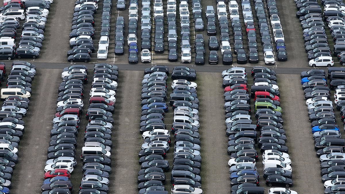 Trump's car tariffs take another drastic turn ahead of rally in 'Motor City'