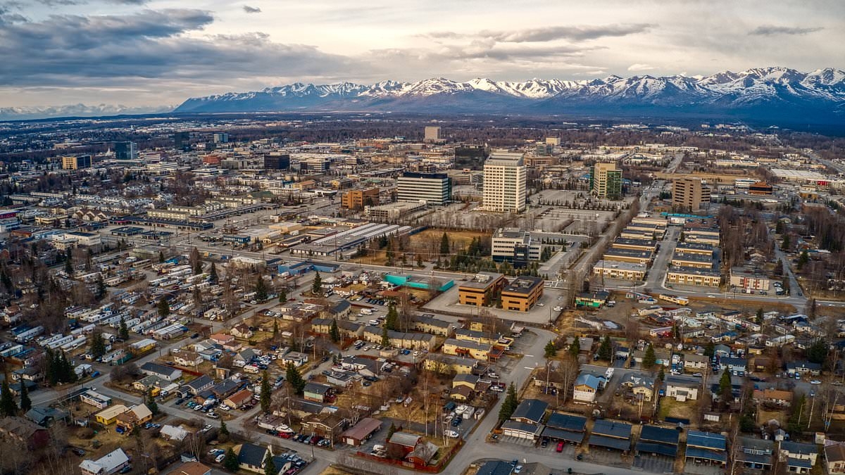 BREAKING NEWS Major US city that's on volcano watch is rocked by near-5.0 magnitude earthquake