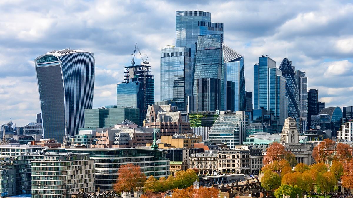 Aberdeen suffers £5.2bn in outflows as volatility hits markets