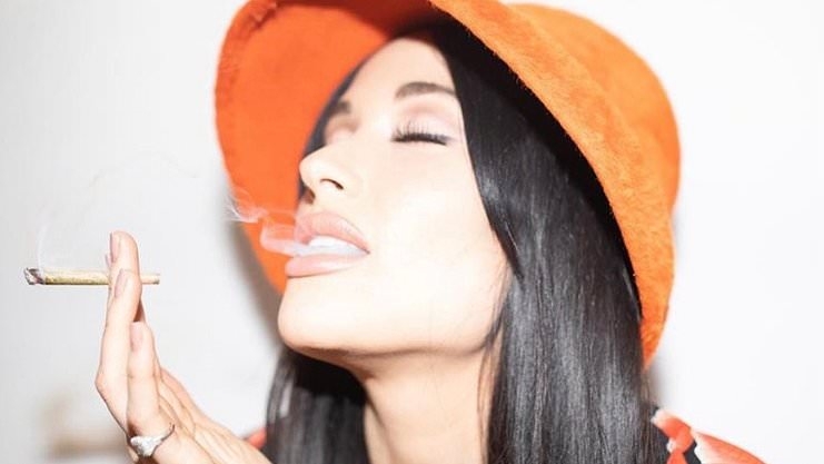 Kacey Musgraves details extent of her past drug use... but laughs off the idea that she's totally sober