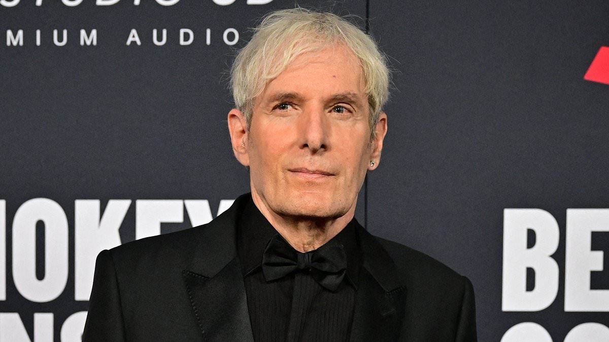Michael Bolton had a 'weird' symptom that led to his brain cancer diagnosis