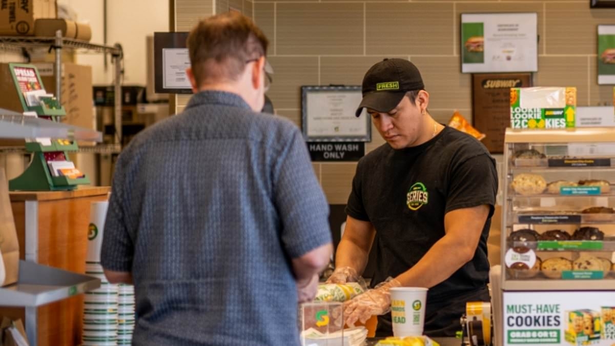 America's largest sandwich chain quietly shuttered 631 locations