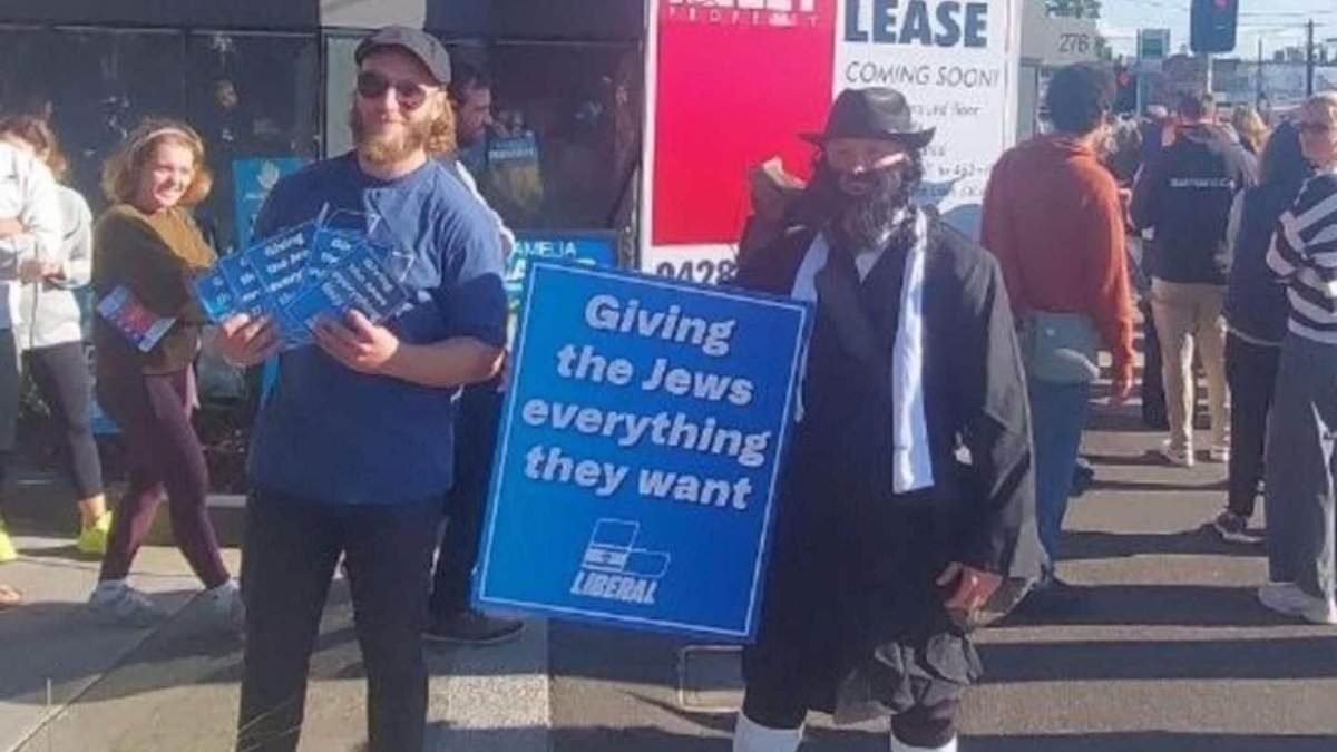 EXCLUSIVE Disgusting moment election campaign turns ugly - leaving Aussies visibly shocked