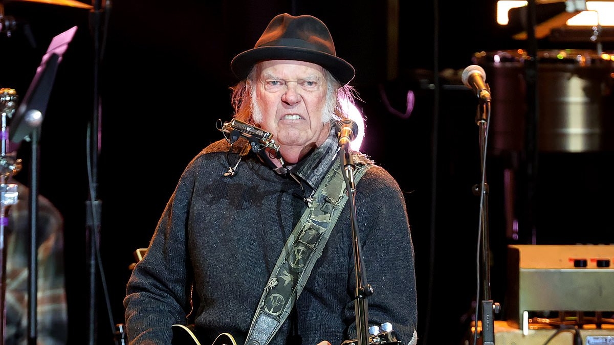 Music legend debuts new song taking aim at Musk