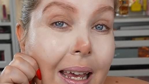 Makeup artist reveals how to disguise a 'chubby bunny face' and double chin