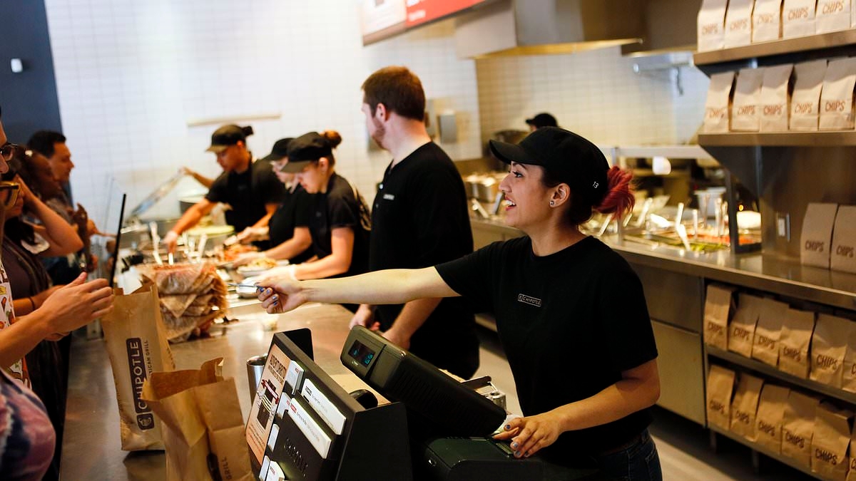 Major food chain makes specific request to staff