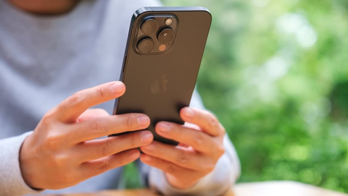 Urgent warning to iPhone users over Airplay feature