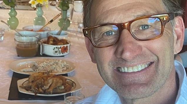 EXCLUSIVE Football legend Tony Adams set to make huge profit after putting his stunning Cotswolds mansion on the market for £4.25million