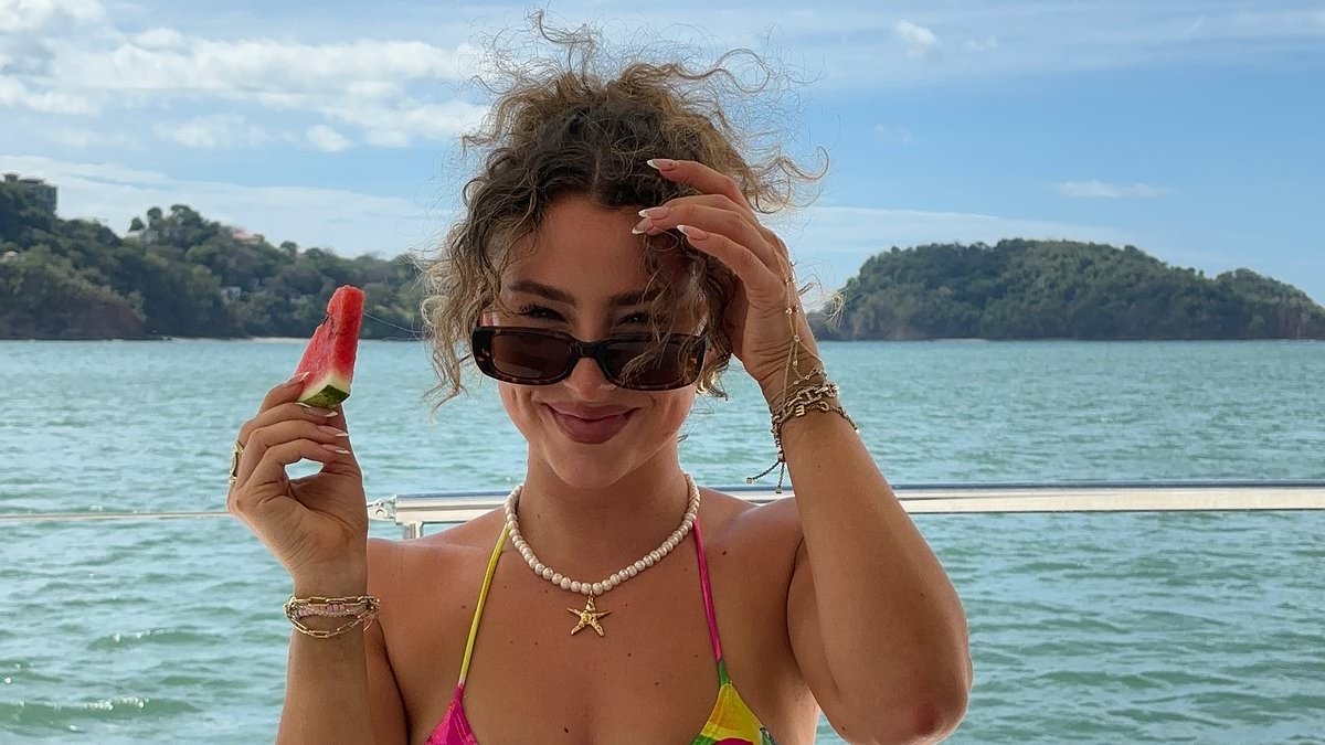 Former NFL WAG Gia Duddy slams online report she was hanging out with Will Levis' teammates