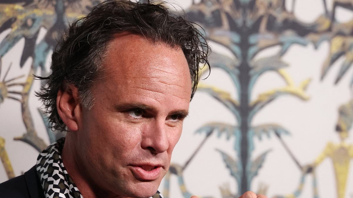 Walton Goggins SNAPS when asked about Aimee Lou Wood as he 'sends interview off the rails' amid 'feud' with The White Lotus co-star