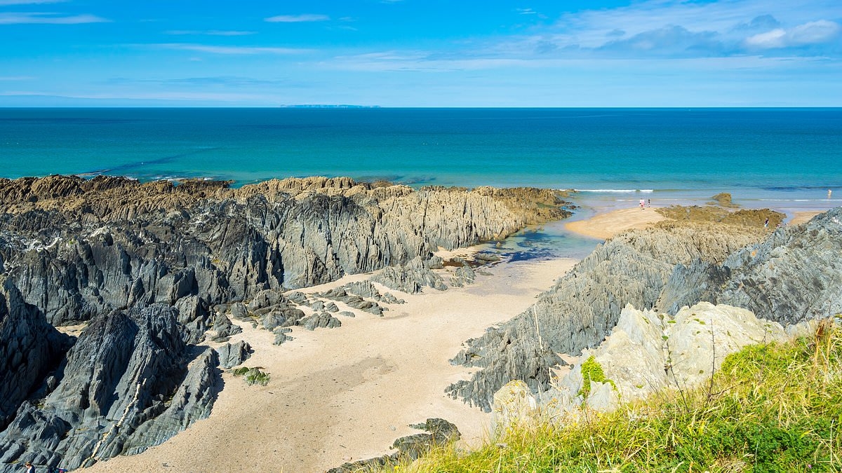 UK beach named as dupe of stunning spot in the South of France by travel experts