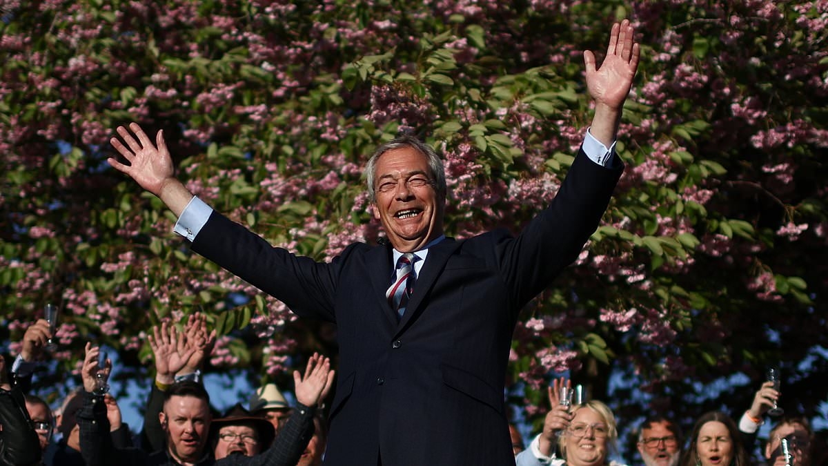 DAILY MAIL COMMENT: Is era of two-party politics at an end?