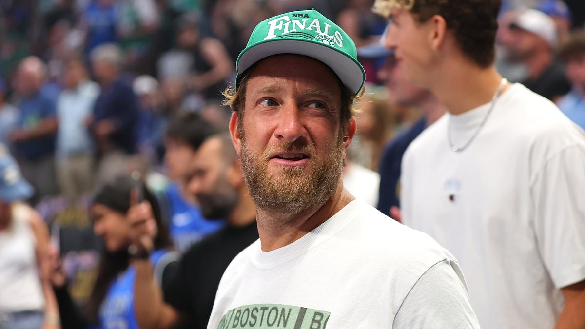 Dave Portnoy vows to 'come for throats' over vile anti-Semitic act at his Philadelphia Barstool bar