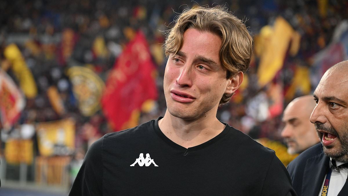 Fiorentina star Edoardo Bove breaks down in tears as he makes an emotional return just months after suffering cardiac arrest on the pitch