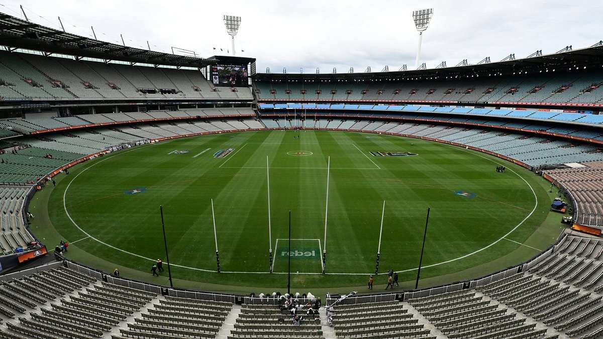 AFL fan reveals her very sneaky hack for getting a huge discount on food and drinks at the footy