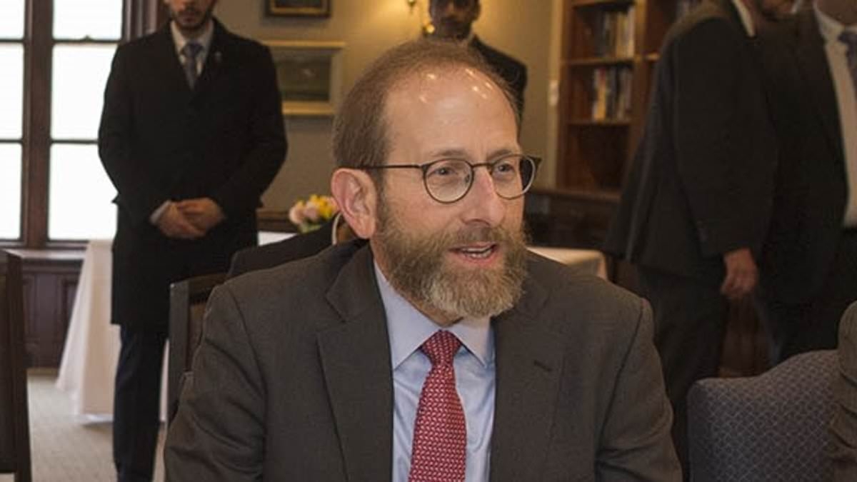 Excruciating moment Harvard president is confronted with evidence of overwhelming liberal bias among professors