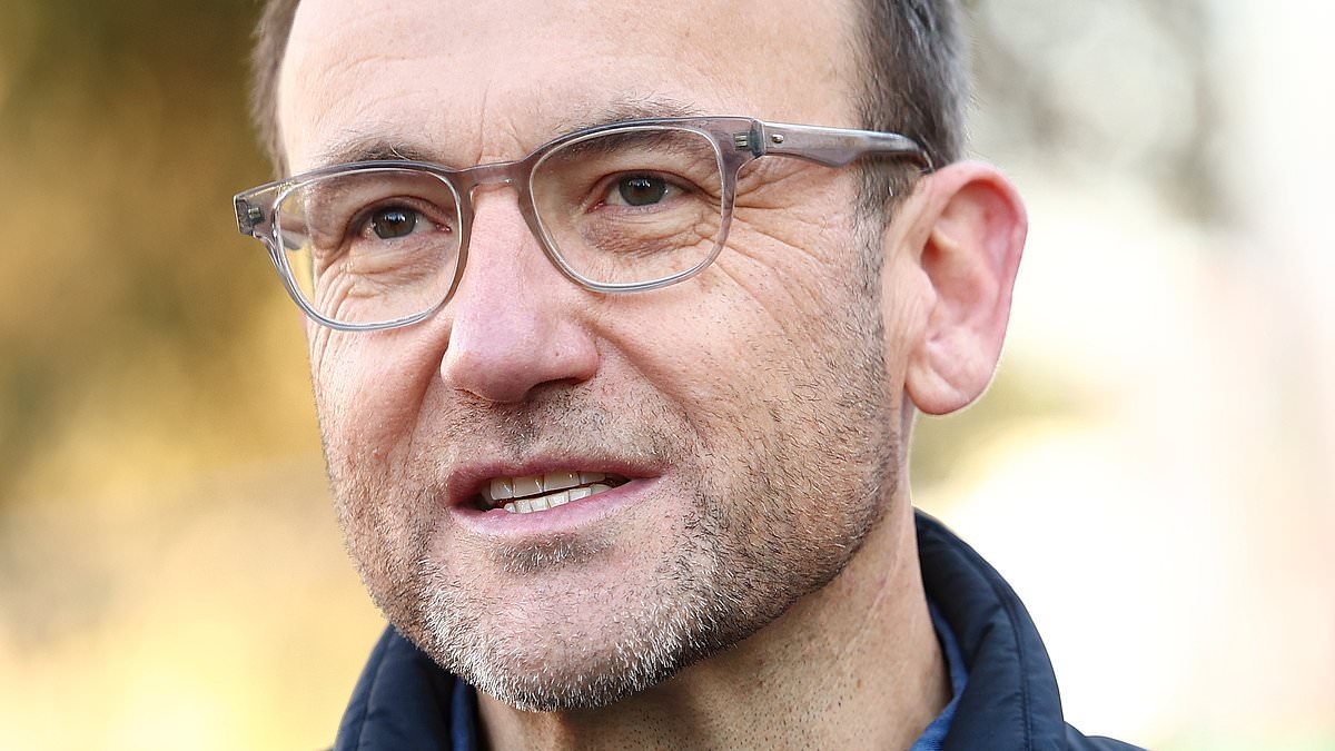 Adam Bandt election results and latest on Melbourne, Kooyong, Bradfield: Devastating new projection for Greens MP
