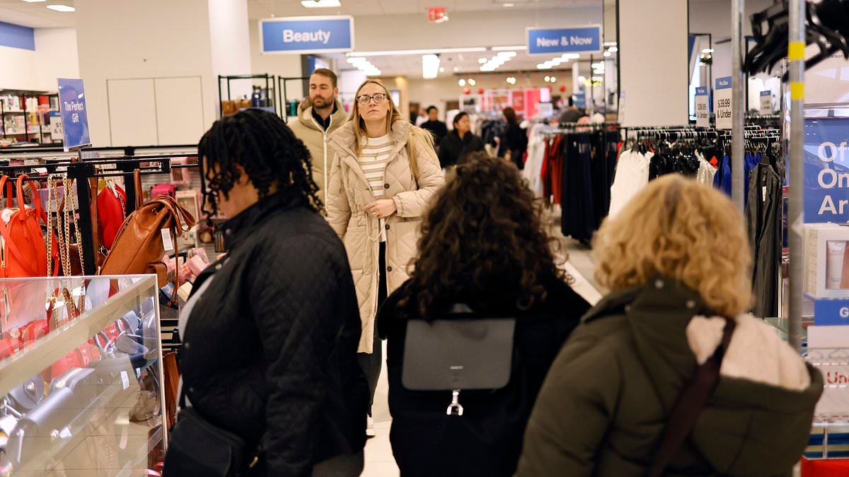 Macy's opening new store amid closures