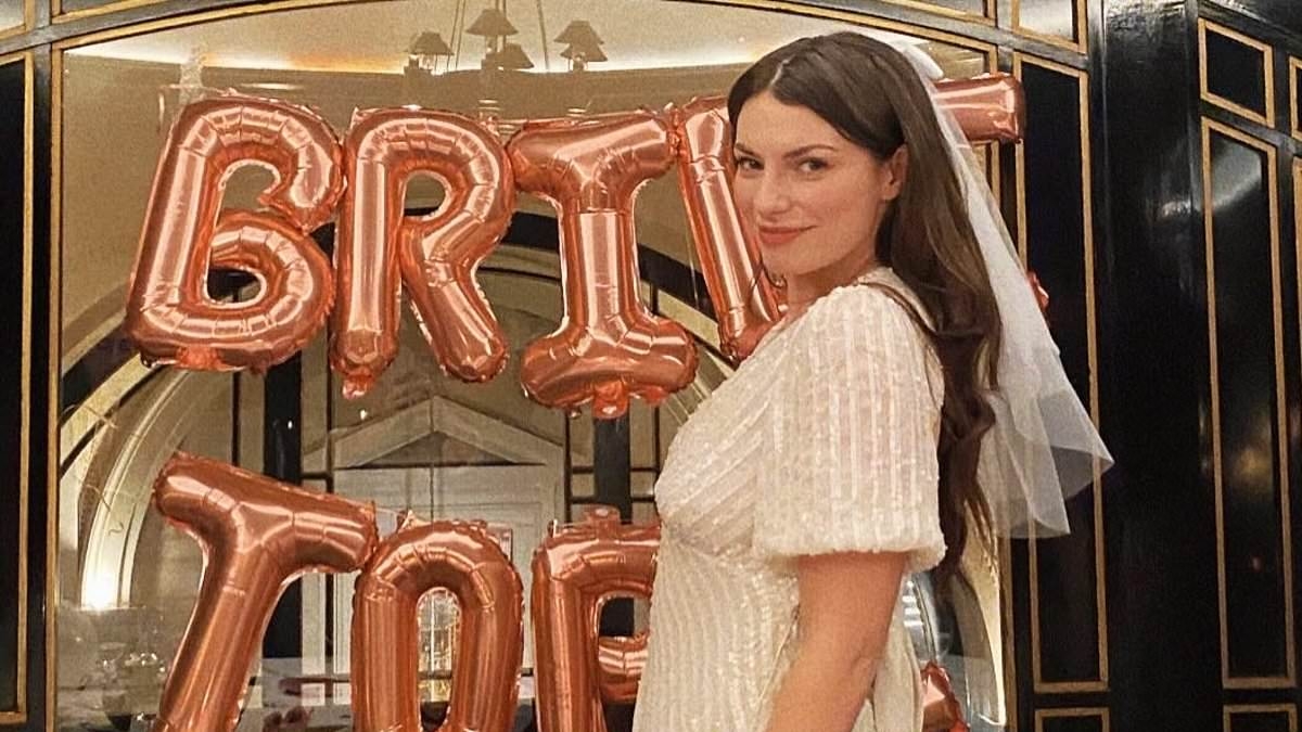 Inside Annie Lennox's daughter Lola's 'wholesome hen do' as she swaps a traditional boozy party for 'heartfelt stories and affirmations'