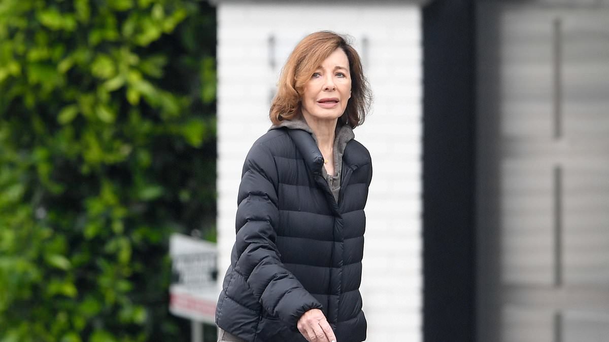 Iconic 80s actress from erotic thriller who embraced Scientology is unrecognizable... who is she?