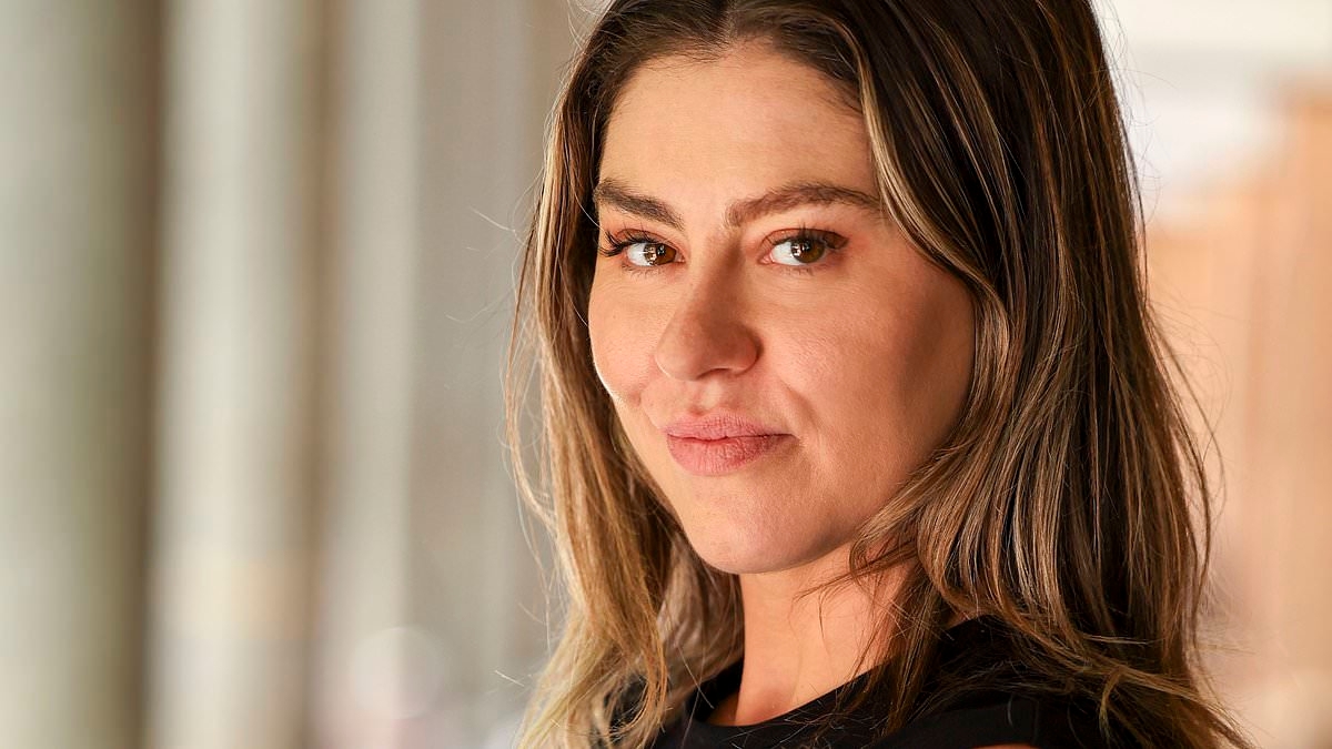 EXCLUSIVE Why surgeons refuse to work on a certain socialite... Plus, TWO friendship bust-ups rock Sydney's elite and what made society snobs scold Pip Edwards? THE GROUP CHAT WITH LUCY MANLY