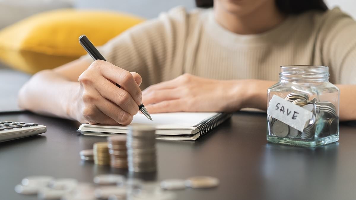 Beat the base rate cut: Secure a cash Isa savings BONUS before it's too late