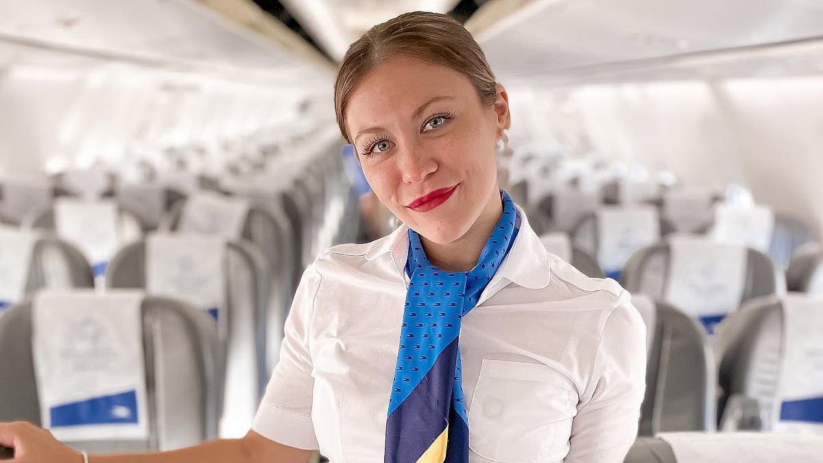Flight attendant reveals the clothes passengers should NEVER wear at the risk of being kicked off the plane