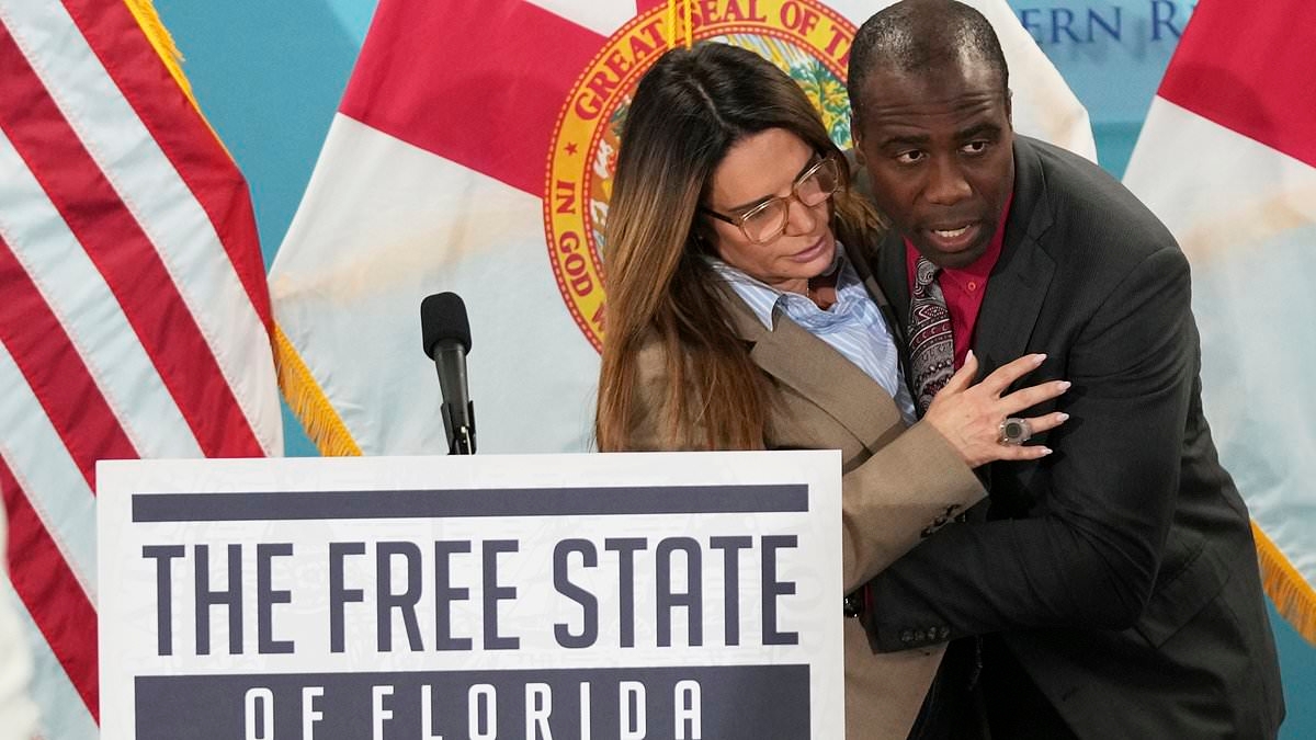 Florida surgeon general makes dramatic move when state senator passes out during speech