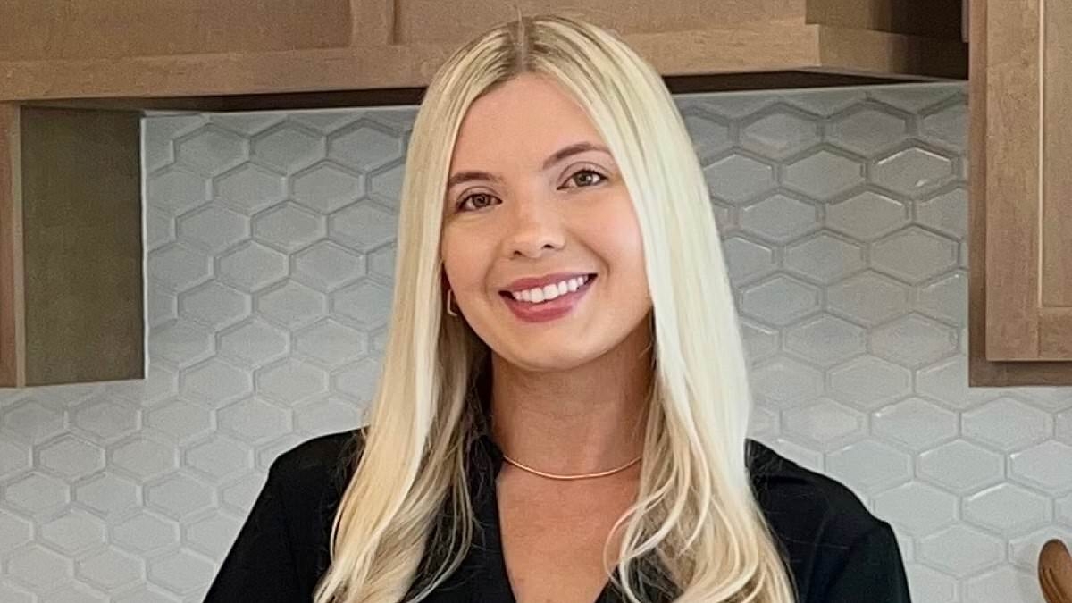 Family gasps as they're forced to listen to glamorous realtor's final moments