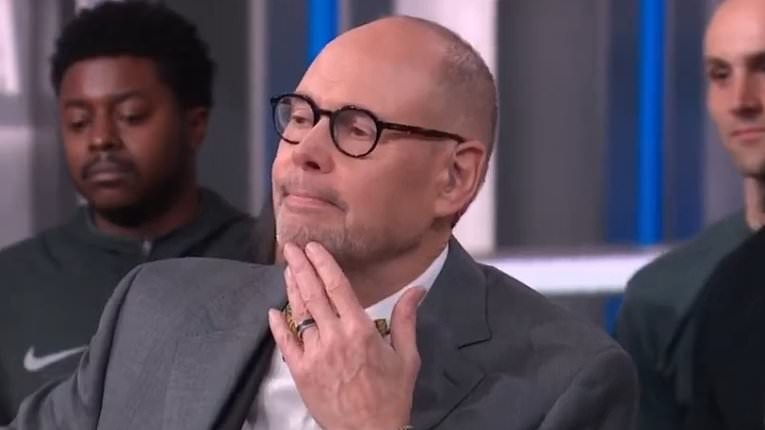 Ernie Johnson holds back tears as he announces death of 'Inside the NBA' crew member