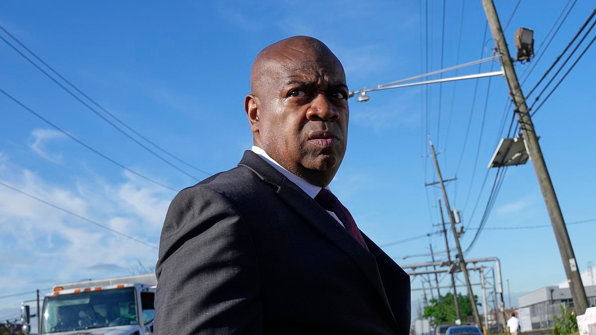 BREAKING NEWS Dramatic moment Newark Mayor Ras Baraka is arrested outside of ICE facility in New Jersey