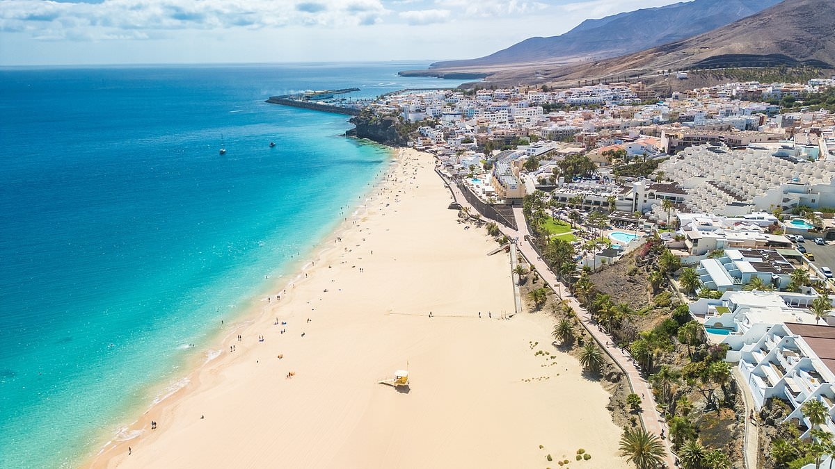 World's best destination dupes as travellers swap cramped hotspots for quiet towns - including 'the Maldives of Europe'