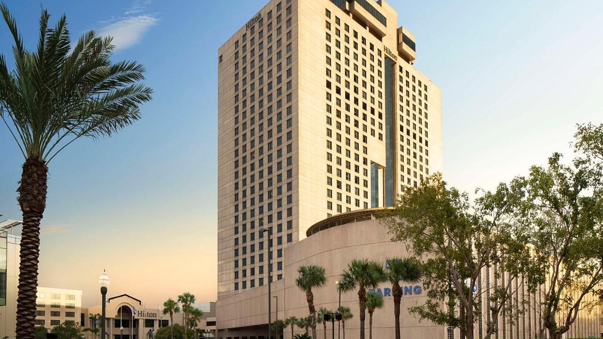 US's No 2 hotel chain sparks fury by cancelling room and selling it back to customer for 4x the price: 'Fraud'