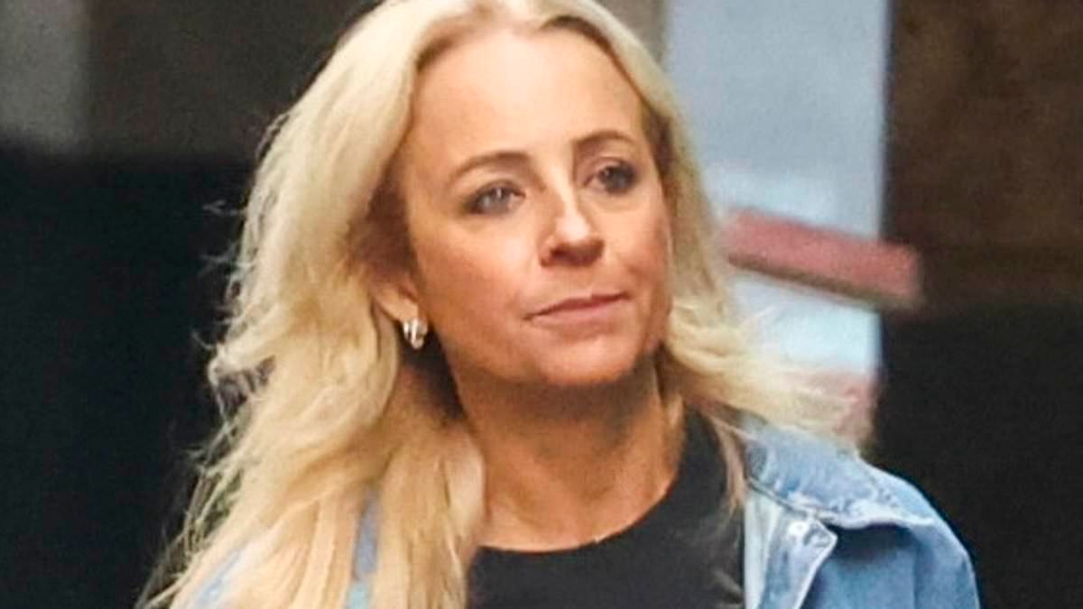 Carrie Bickmore looks fresh-faced as she showcases her natural beauty at Sydney Airport