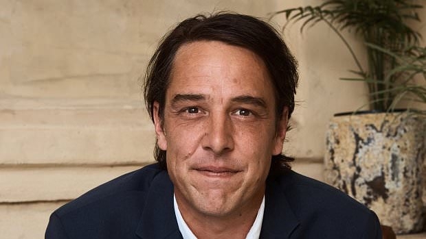 Gold Logie winner Samuel Johnson reveals new look as beloved actor shaves his head for his late sibling's cancer charity Love Your Sister