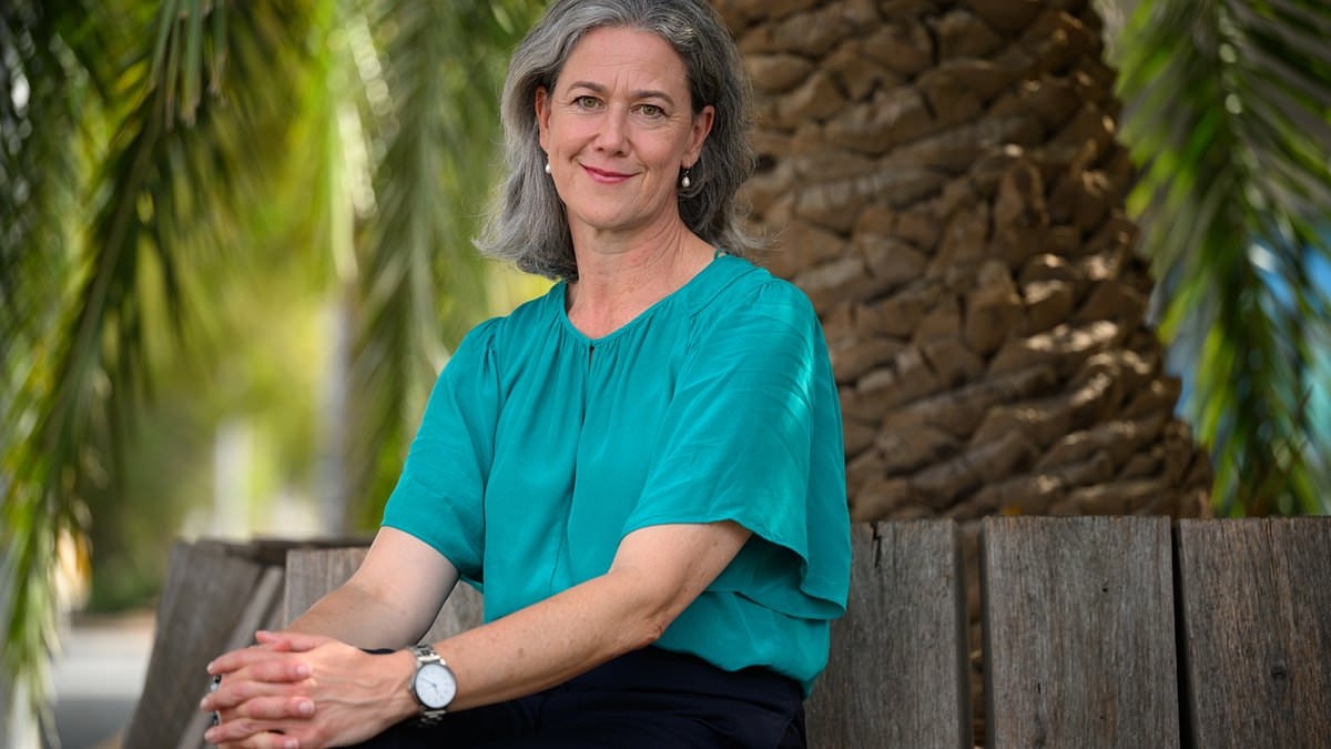 BREAKING NEWS Explosive election turnaround as surprise Teal candidate Nicolette Boele suddenly jumps AHEAD in race against Liberal Gisele Kapterian