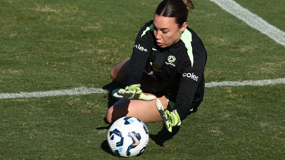Mackenzie Arnold: Matildas star leaves fans STUNNED as she exposes depressing news with confronting photo