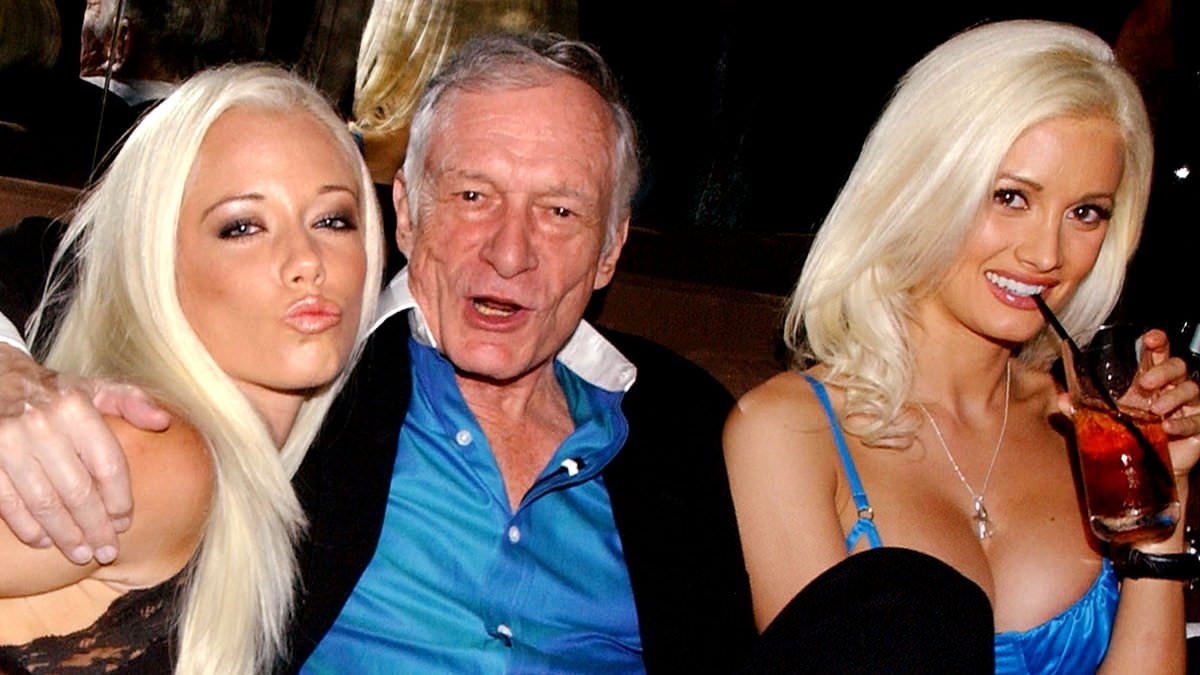 Kendra Wilkinson reveals why she 'never bonded' with Holly Madison at the Playboy Mansion