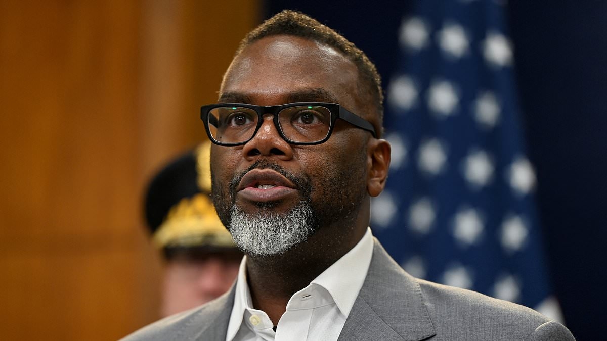 Report: Chicago mayor's bodyguard suspended