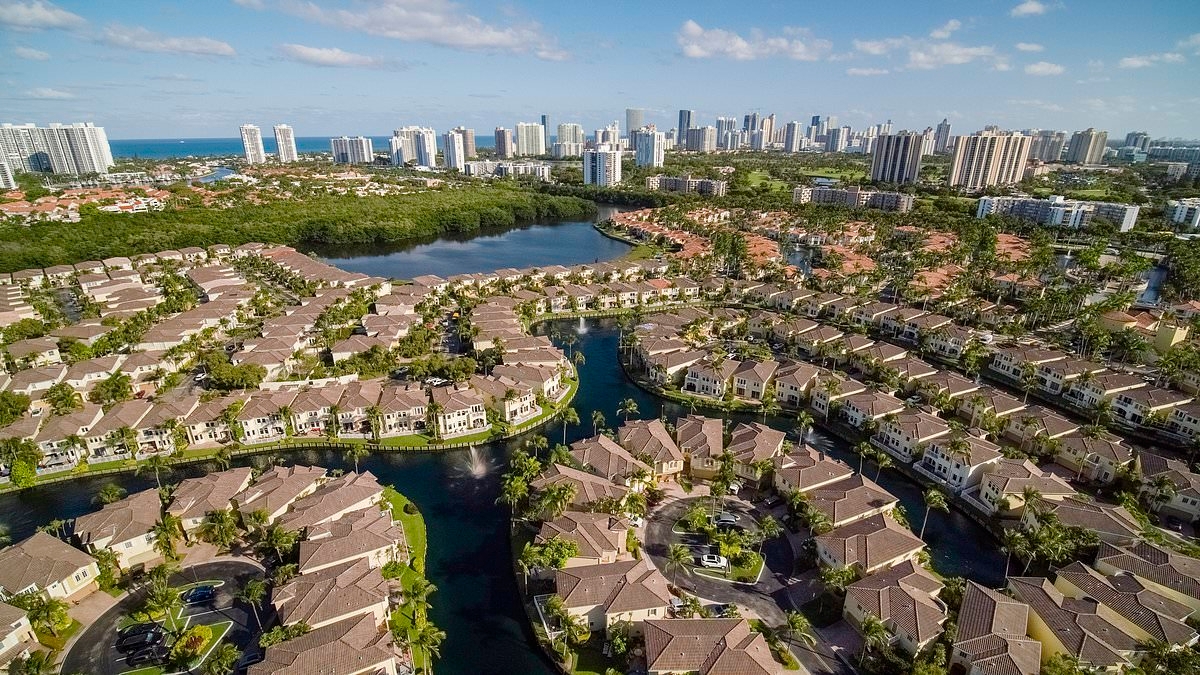 Southern state residents 'desperate to escape' but homes won't sell as crash looms