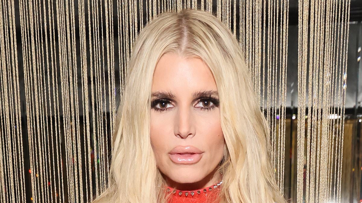 Fans go wild after spotting Jessica Simpson's acting cameo in Kim Kardashian's divorce lawyer drama