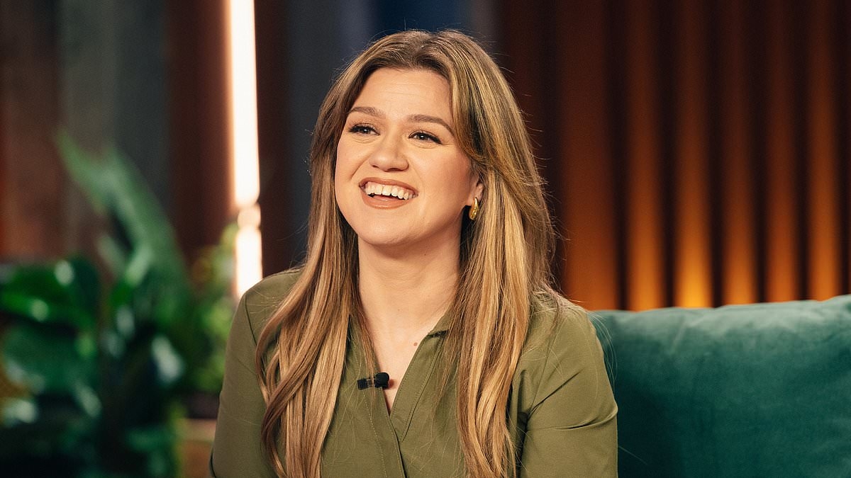 EXCLUSIVE 'Ungrateful' Kelly Clarkson leaves colleagues 'heartbroken' after fight with HR over her weight loss