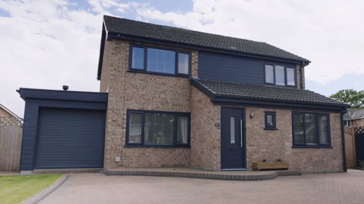 'Picky' couple with a long checklist for their dream house prove to be a challenge for Phil Spencer on Location, Location, Location as they complain about gardens and living rooms being 'too small'