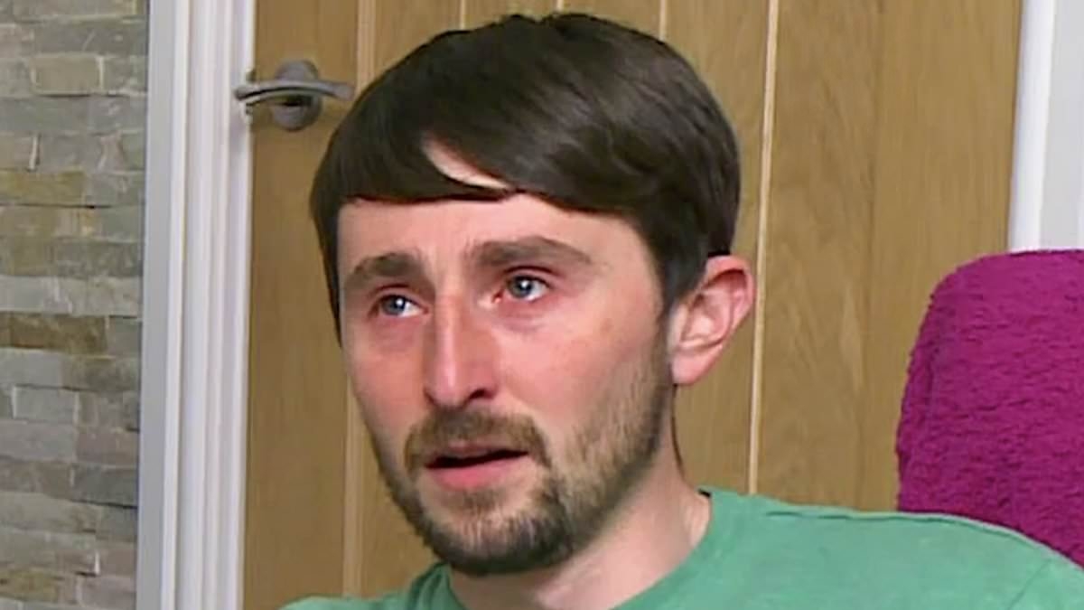 Gogglebox star Pete Sandiford reveals his 'real age' leaving fans shocked as they confess he 'looks 18'