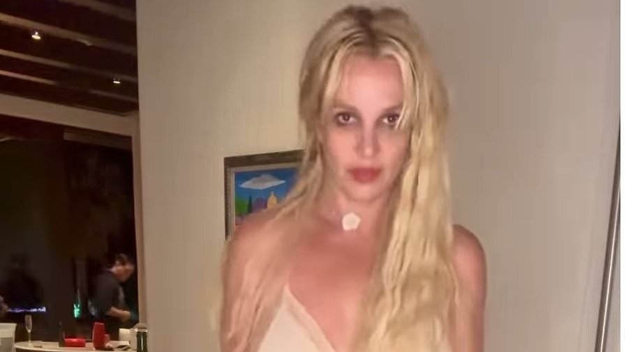 Britney Spears recalls Colin Farrell memory as she twirls in negligee