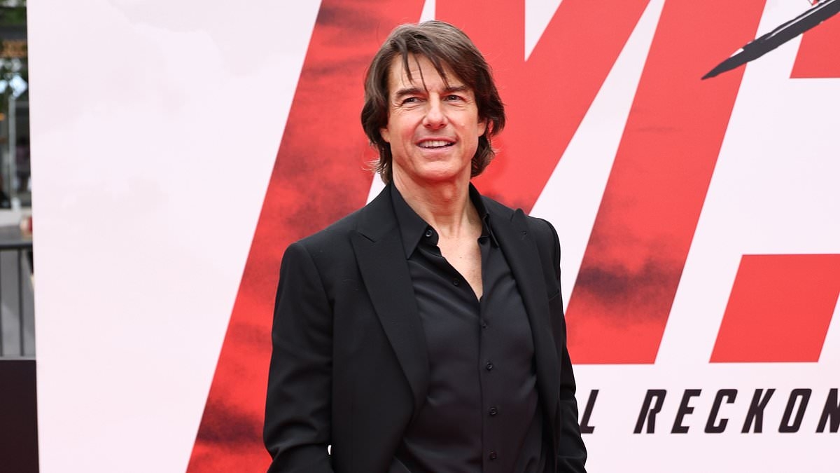 Tom Cruise stuns fans with simple act at Mission: Impossible NYC premiere