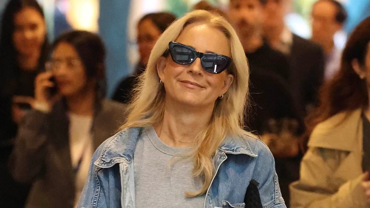 Carrie Bickmore and Tommy Little continue to fuel romance rumours as they are spotted arriving back to their Sydney hotel within minutes of each other